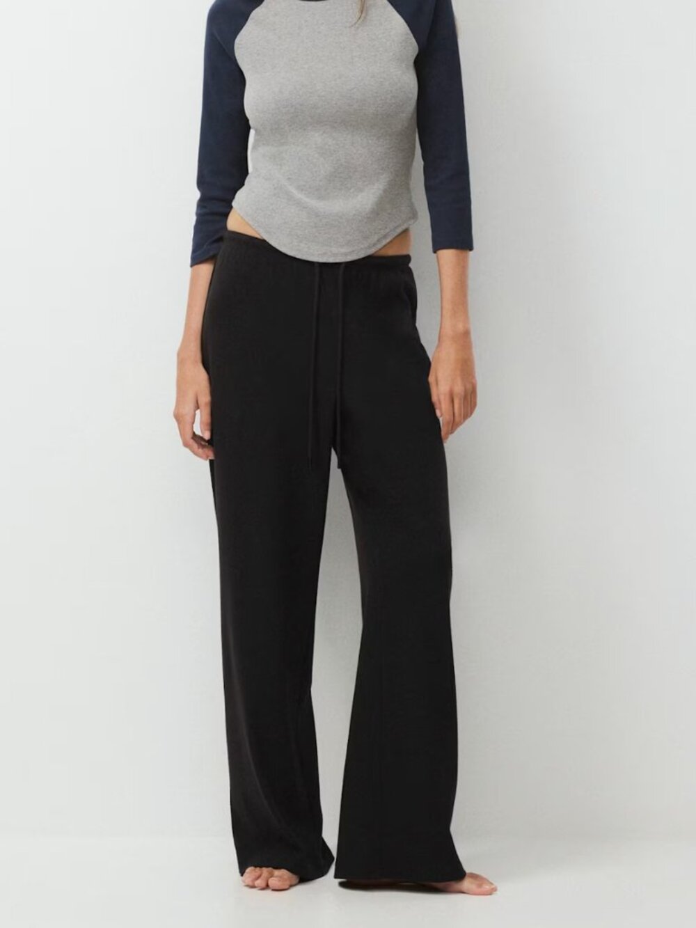 Aritzia Sunday Best BestHug Gilmore Black Sweatpants Sz L NWT